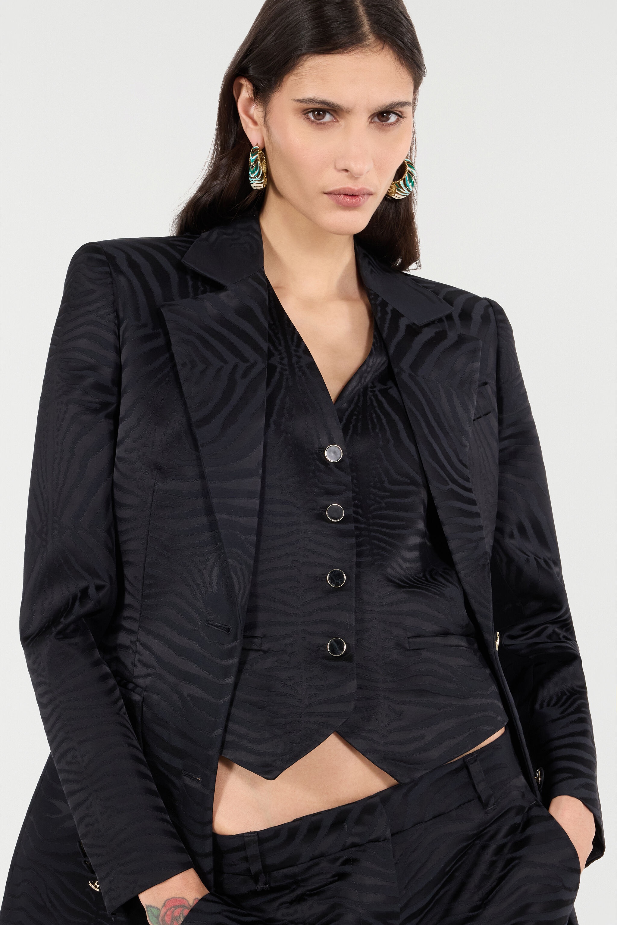 Blazer With Solid-Color Tiger Skin Design - 6