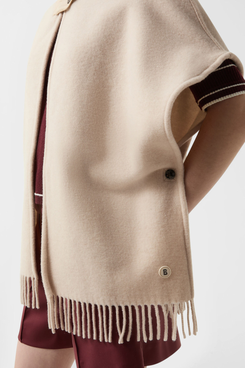 Poncho Nilla in Beige 7