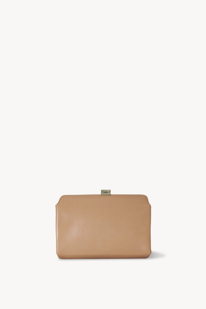 Amazon Clutch in Leather 1