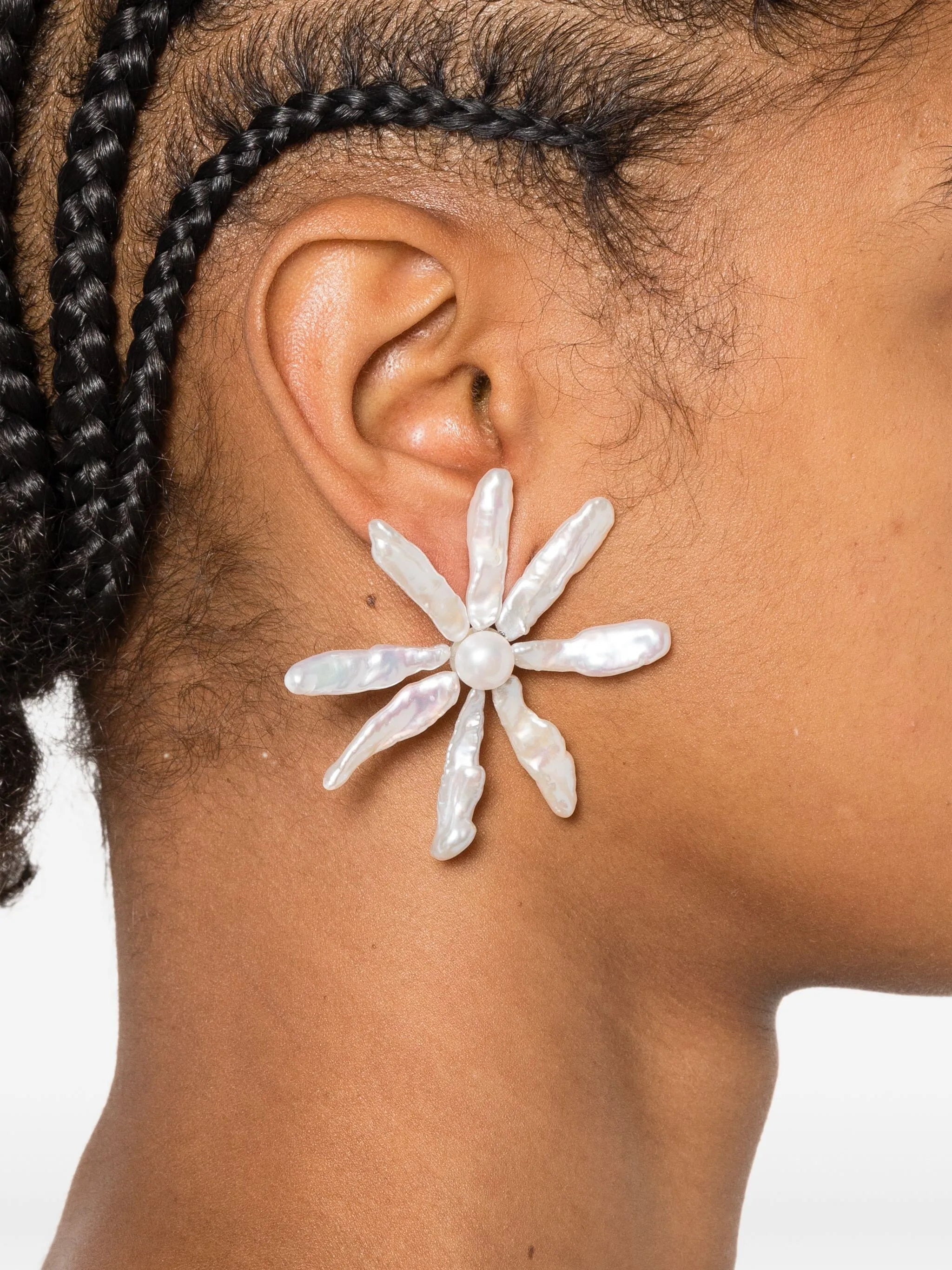 flower-design earrings - 2