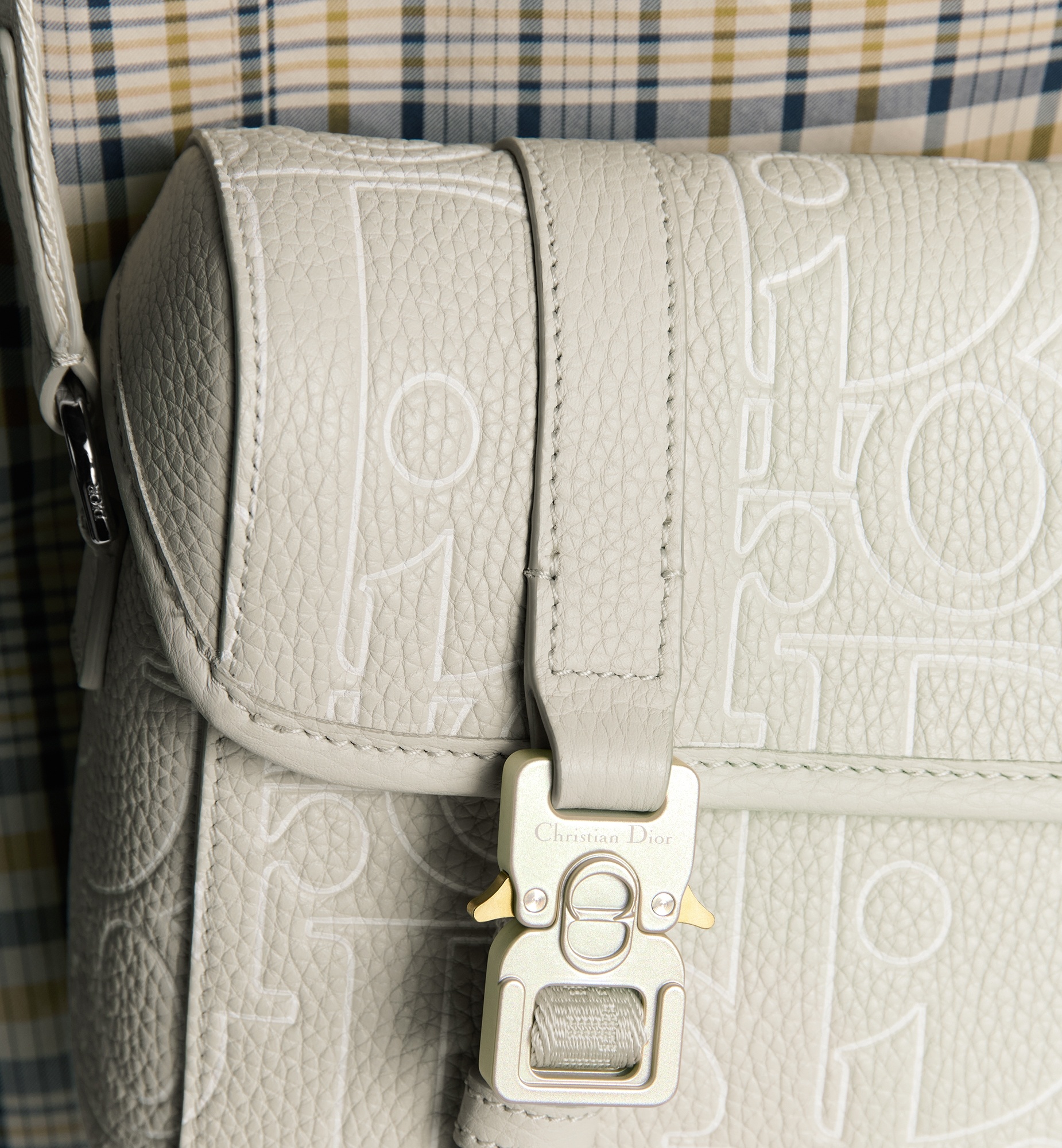 Dior Hit the Road Messenger Bag with Flap - 3