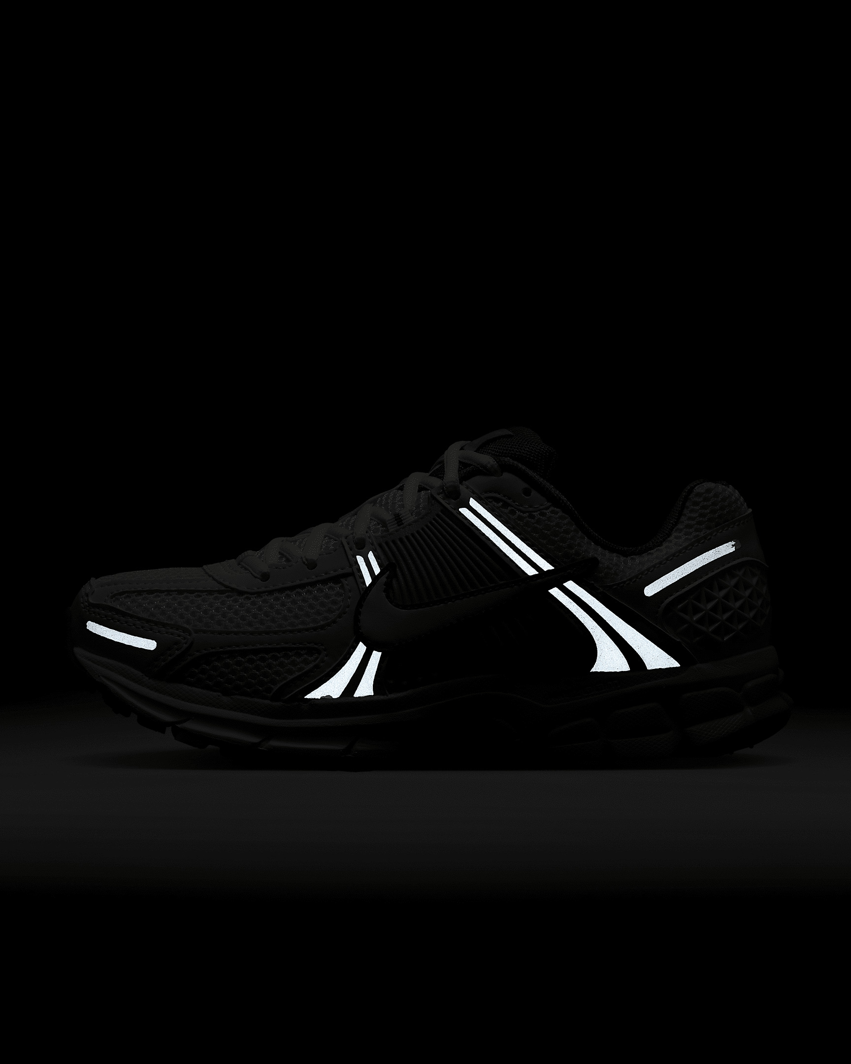 Nike Zoom Vomero 5 Women's Shoes - 11