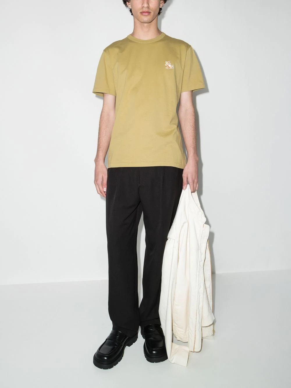 Chillax Fox Patch T-shirt - 2