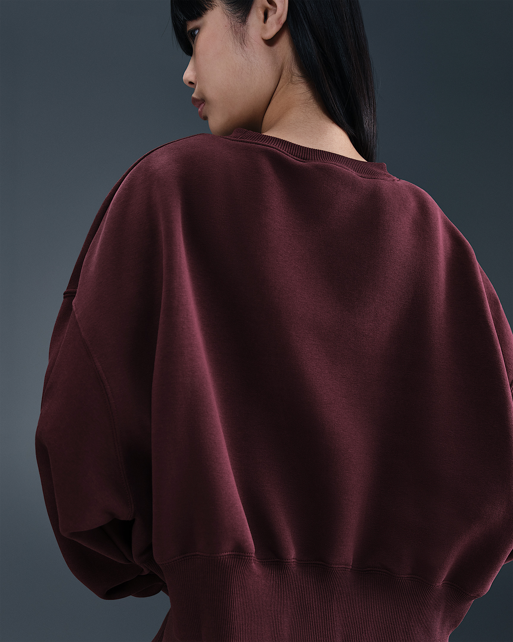 Nike Sportswear Phoenix Fleece Women's Over-Oversized Crew-Neck Sweatshirt - 2