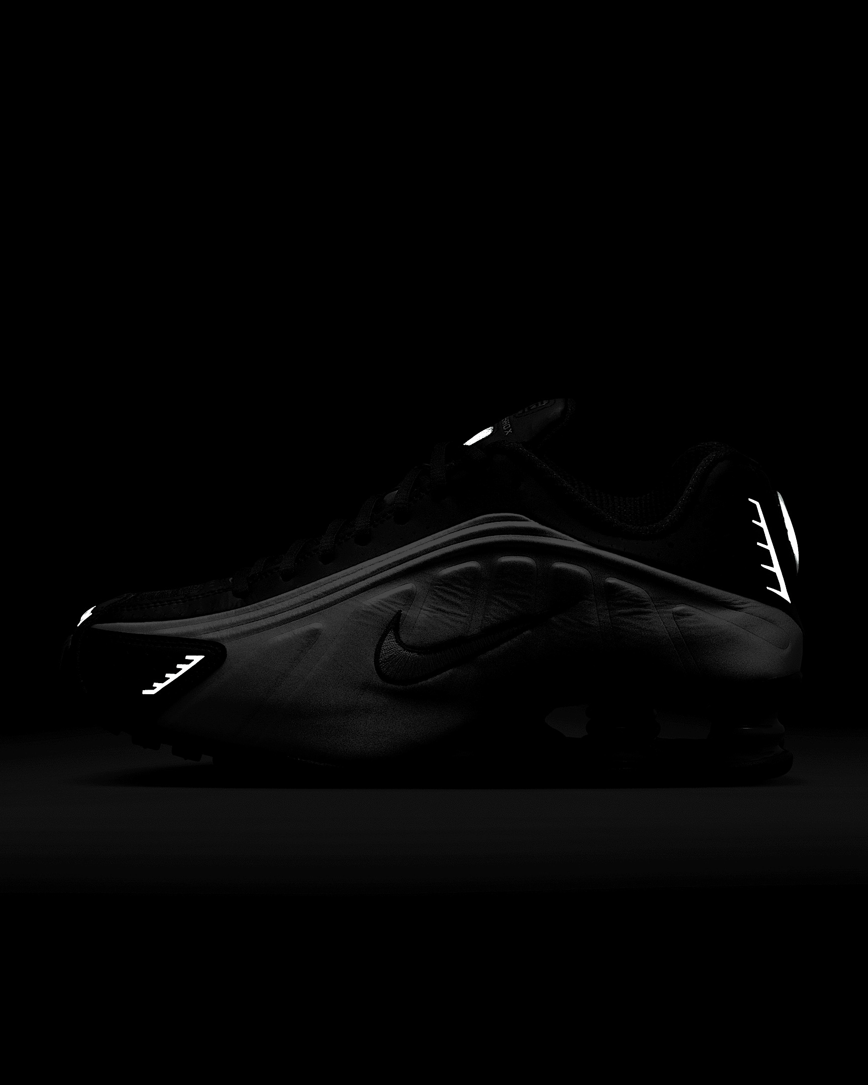 Nike Shox R4 Women's Shoes - 11