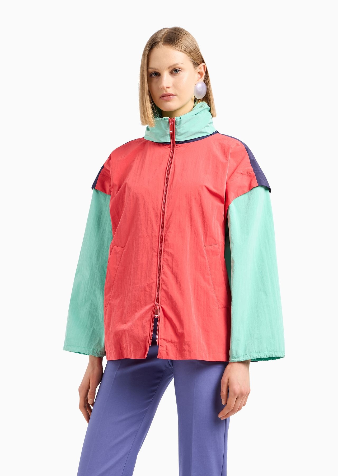 Water-repellent technical fabric blouson with detachable sleeves and godet pleat - 2