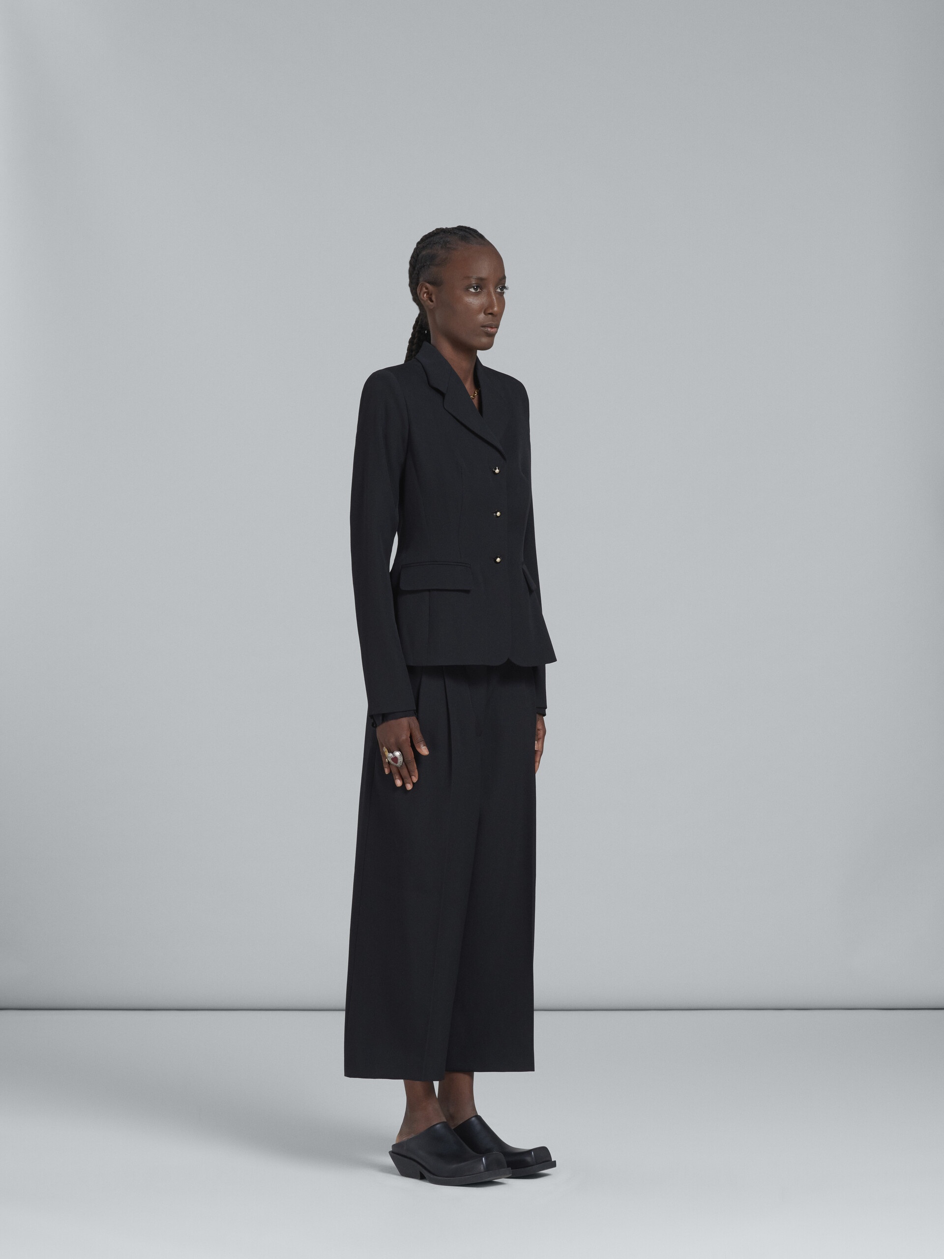 BLACK FITTED BLAZER - 6