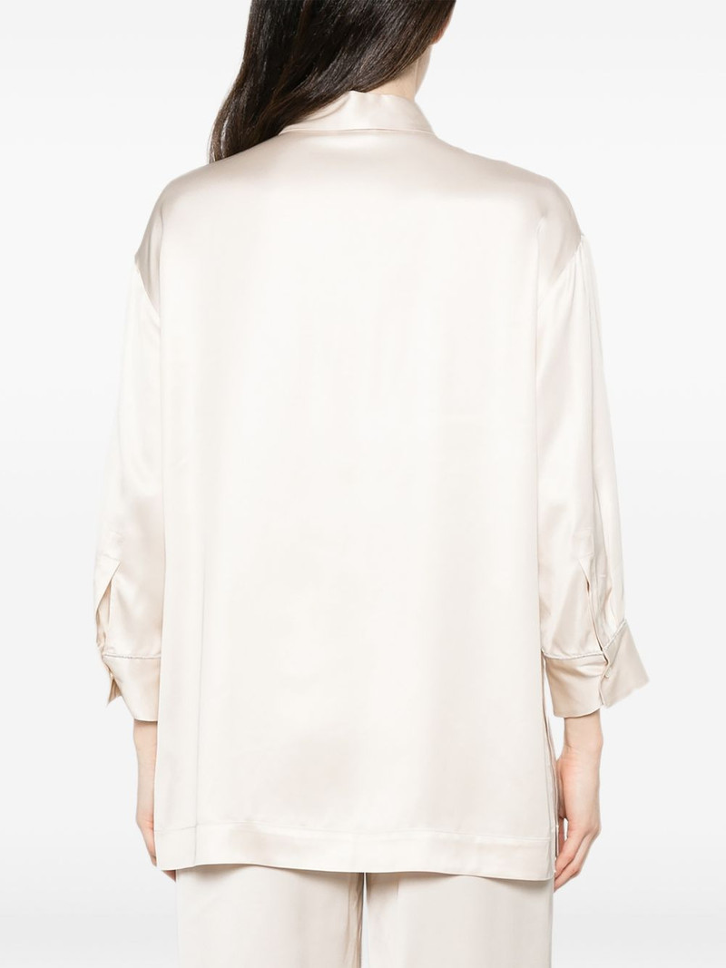 button-fastening shirt 4