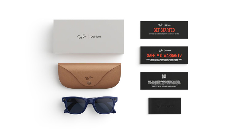 Ray-Ban Meta Wayfarer (Gen 2) Shiny Cosmic Blue Transitions® Sapphire Lenses 5