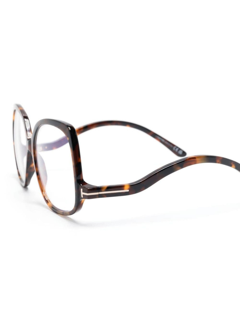 oversize-frame glasses 3