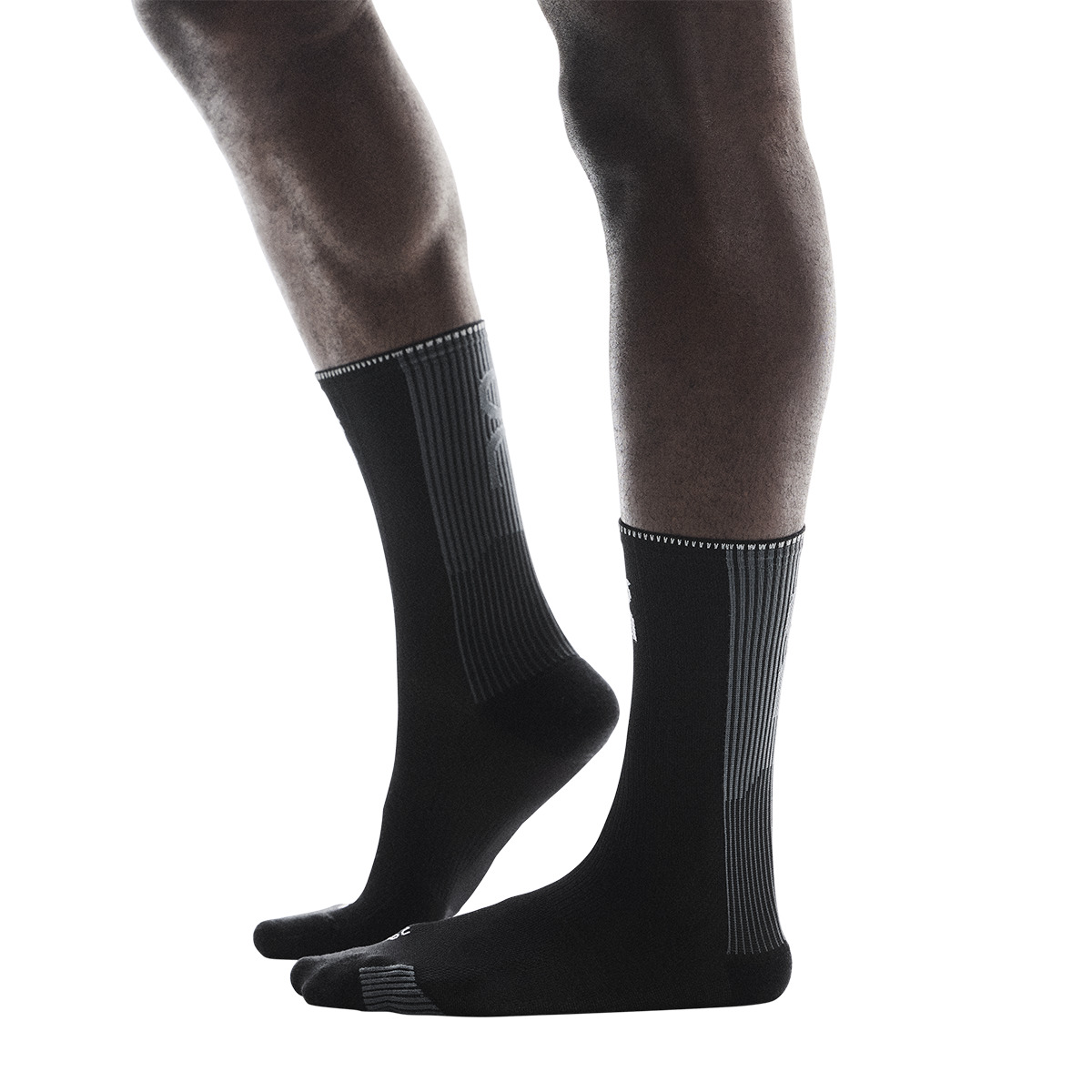 ON Performance Run Sock High - 1