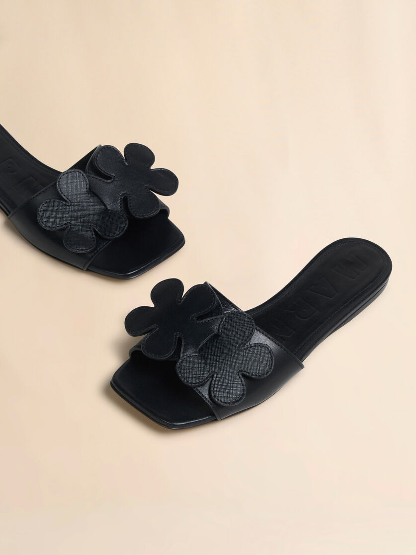 BLACK LEATHER DAISY SANDAL - 4