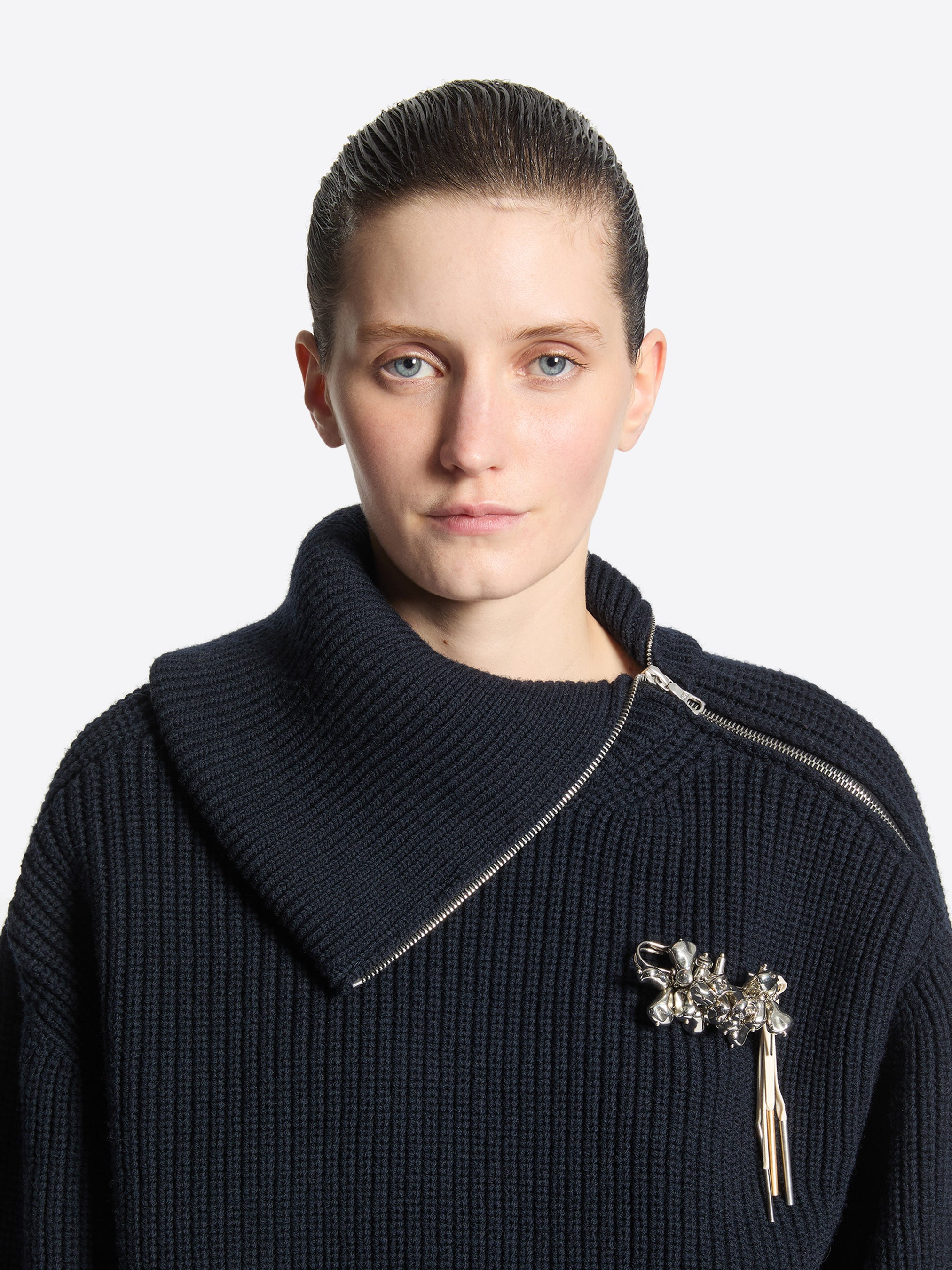 EMBELLISHED PIN BROOCH - 4