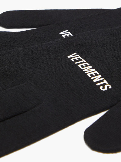 VETEMENTS Logo-print rolled-cuff gloves outlook