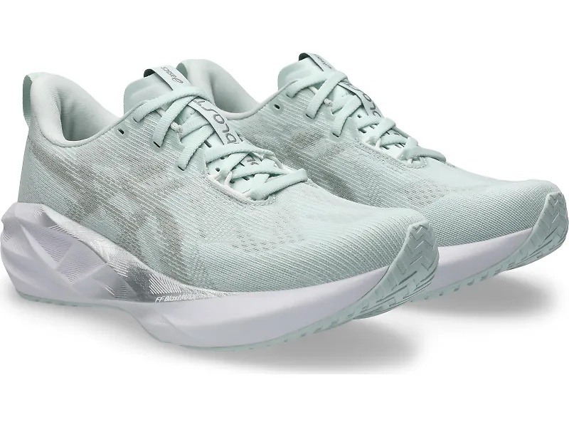 ASICS Novablast 5 - 6