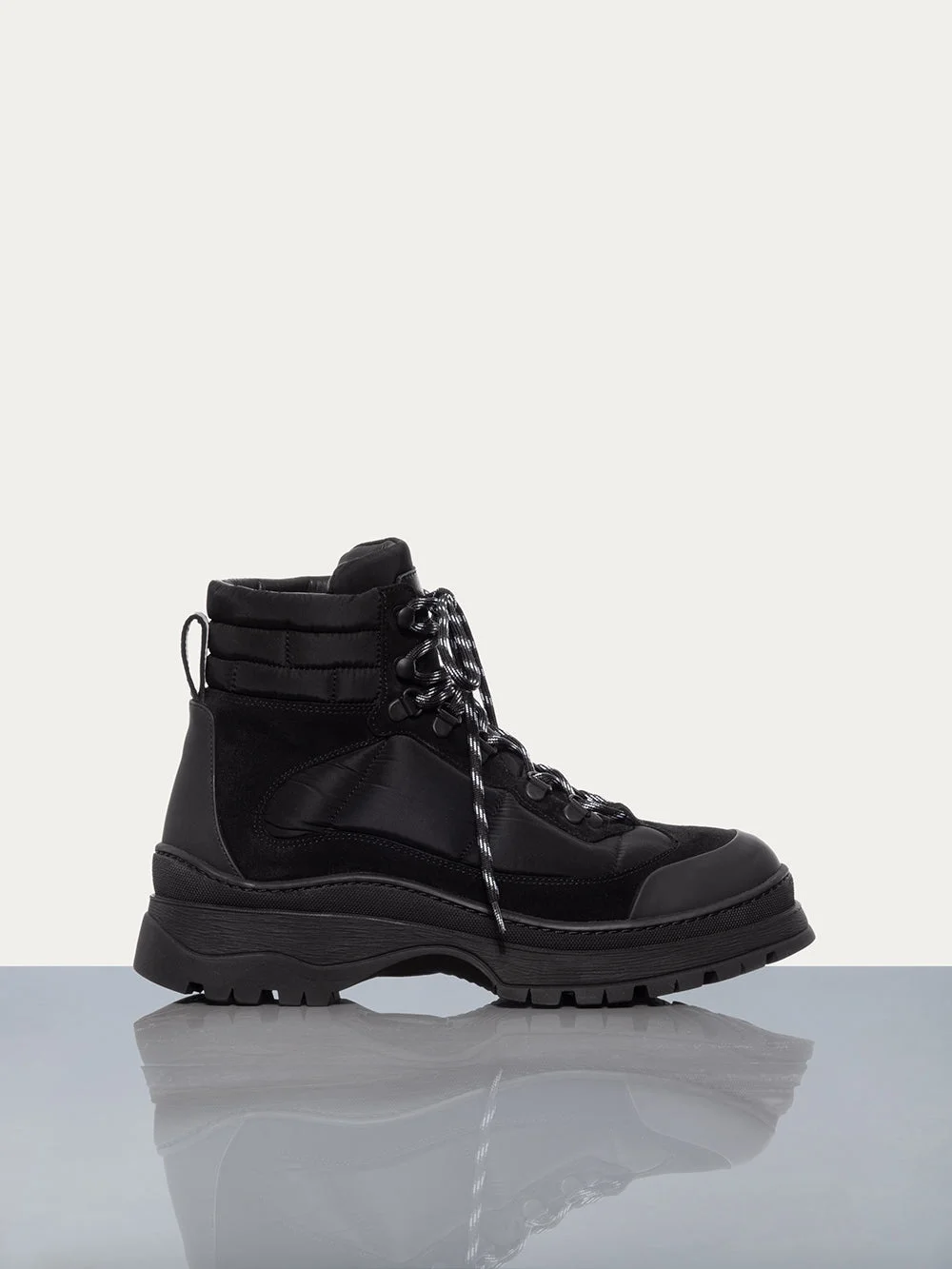 Hiking Lug Sole Boot in Noir - 1