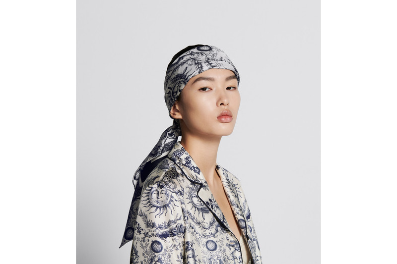 Toile de Jouy Soleil 90 Square Scarf 3