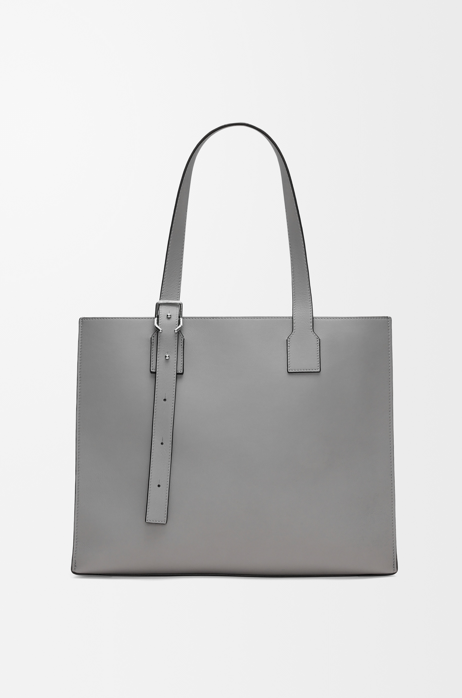 Buckle Horizontal Tote in classic calfskin - 4