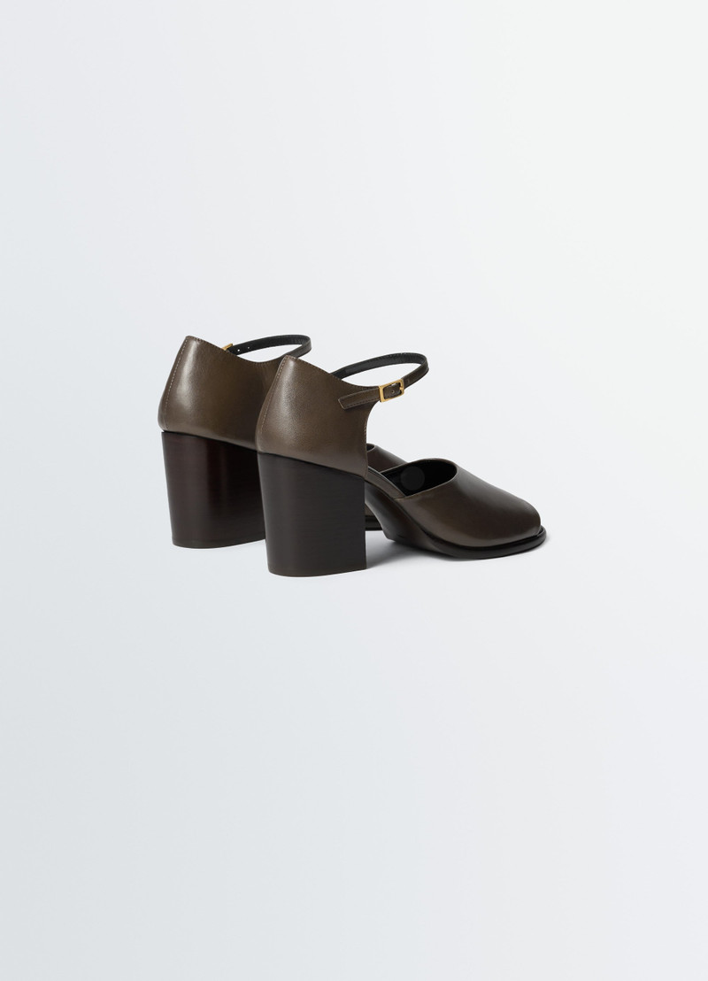 HEELED SANDALS IN GLOSSY LEATHER 3