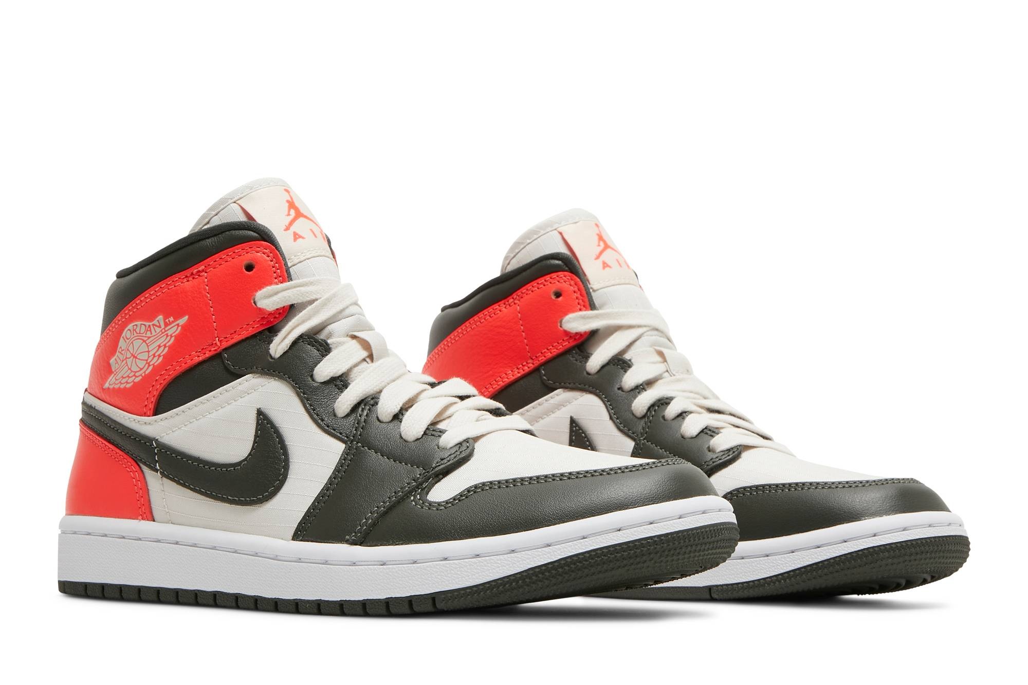 Wmns Air Jordan 1 Mid SE 'Newsprint' - 8