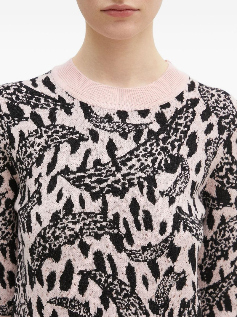 leopard-jacquard 승무원 목 스웨터 5