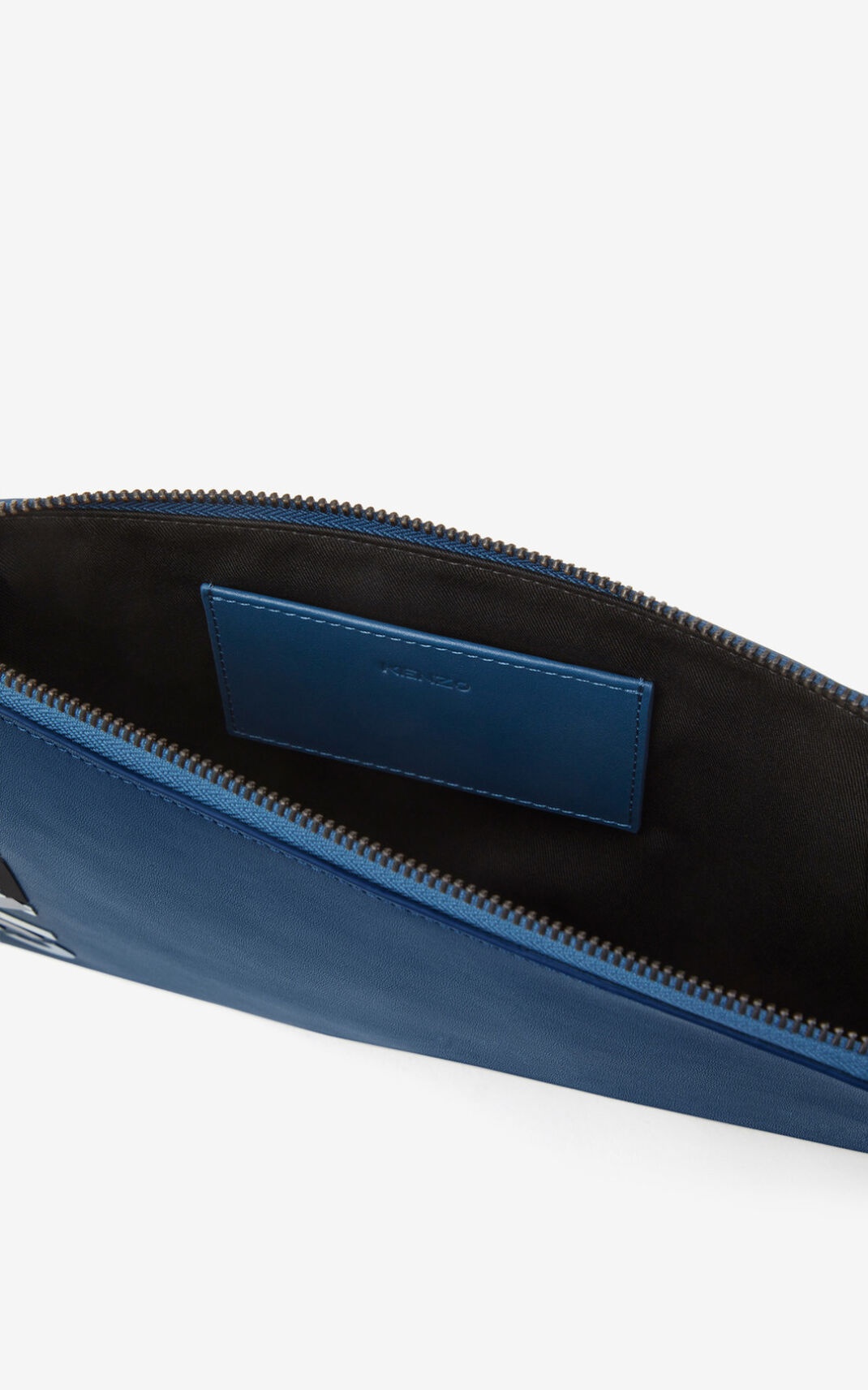 The Winter Capsule' KENZO Logo large leather clutch - 4