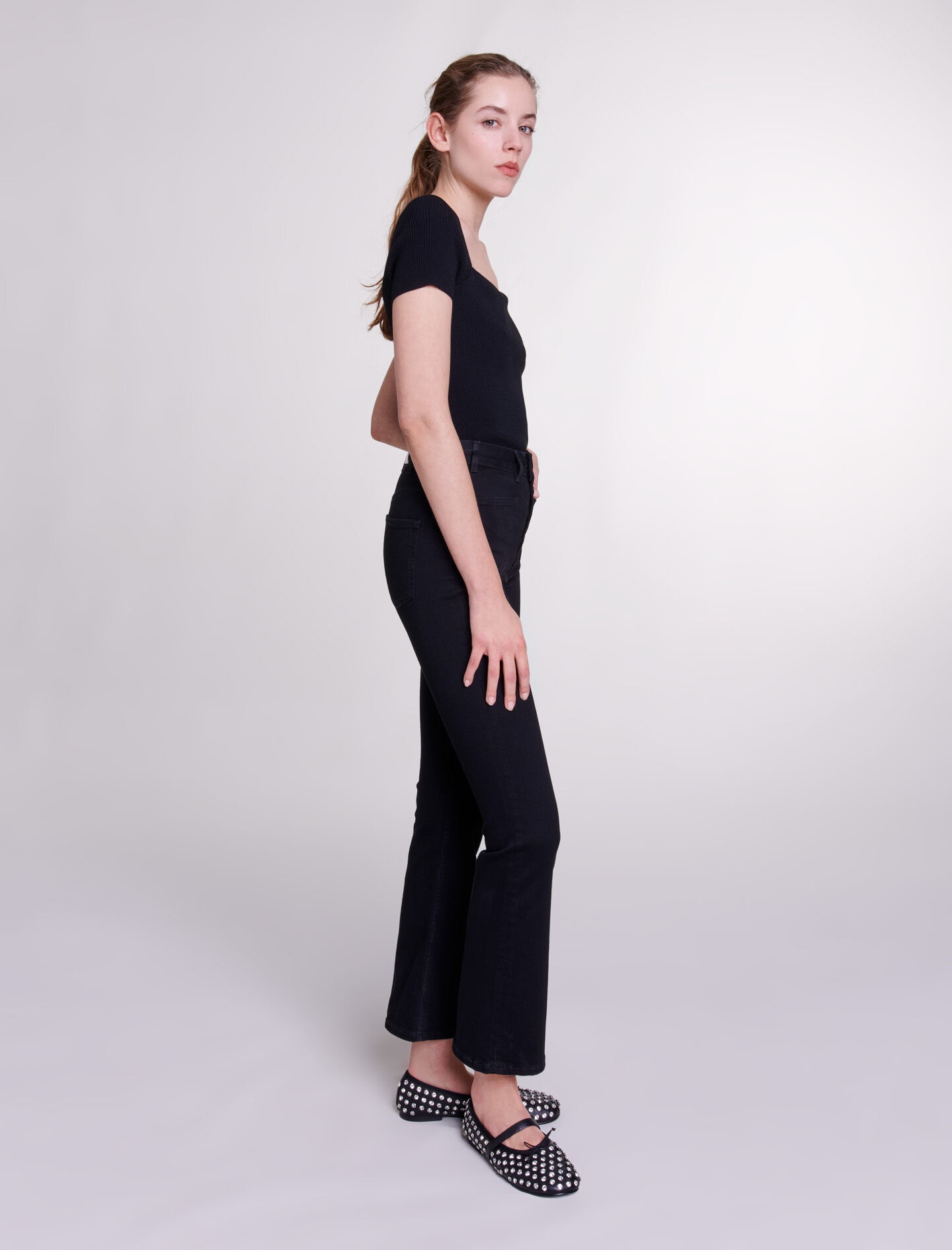 Jeans with pockets, flared at the bottom - 3