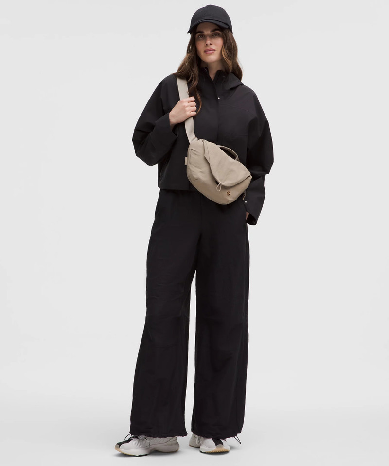 lululemon Curved Crossbody Bag 3L outlook