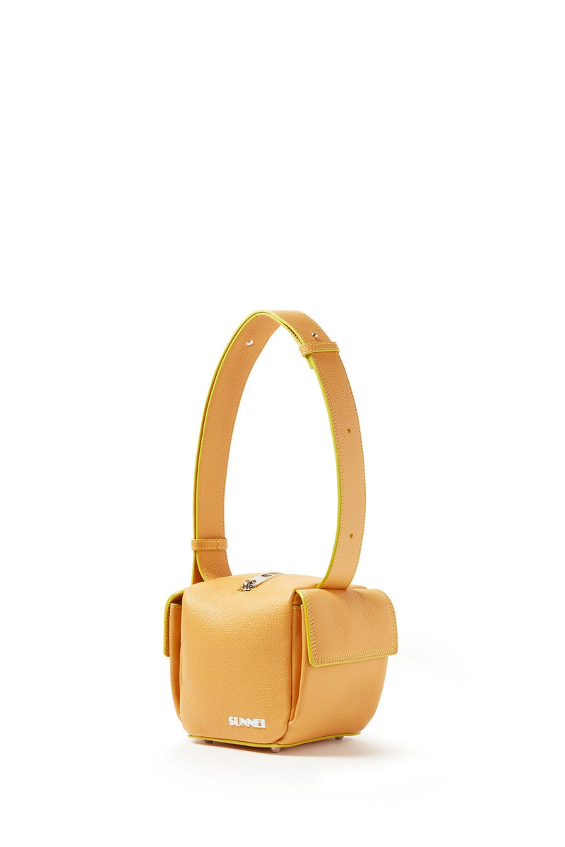 SUNNEI LACUBETTO BAG / pink outlook