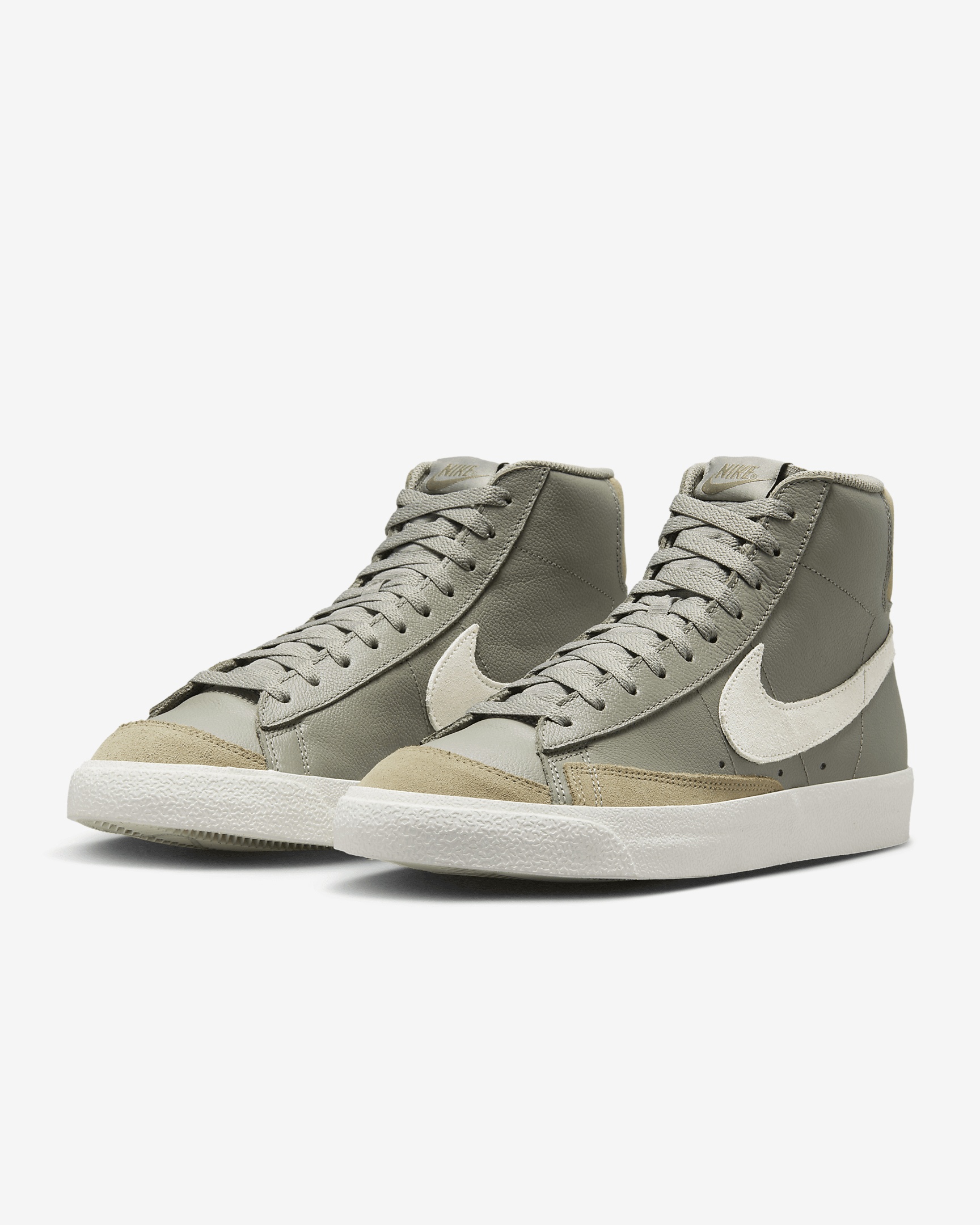 Nike Blazer Mid '77 Premium Men's Shoes - 5