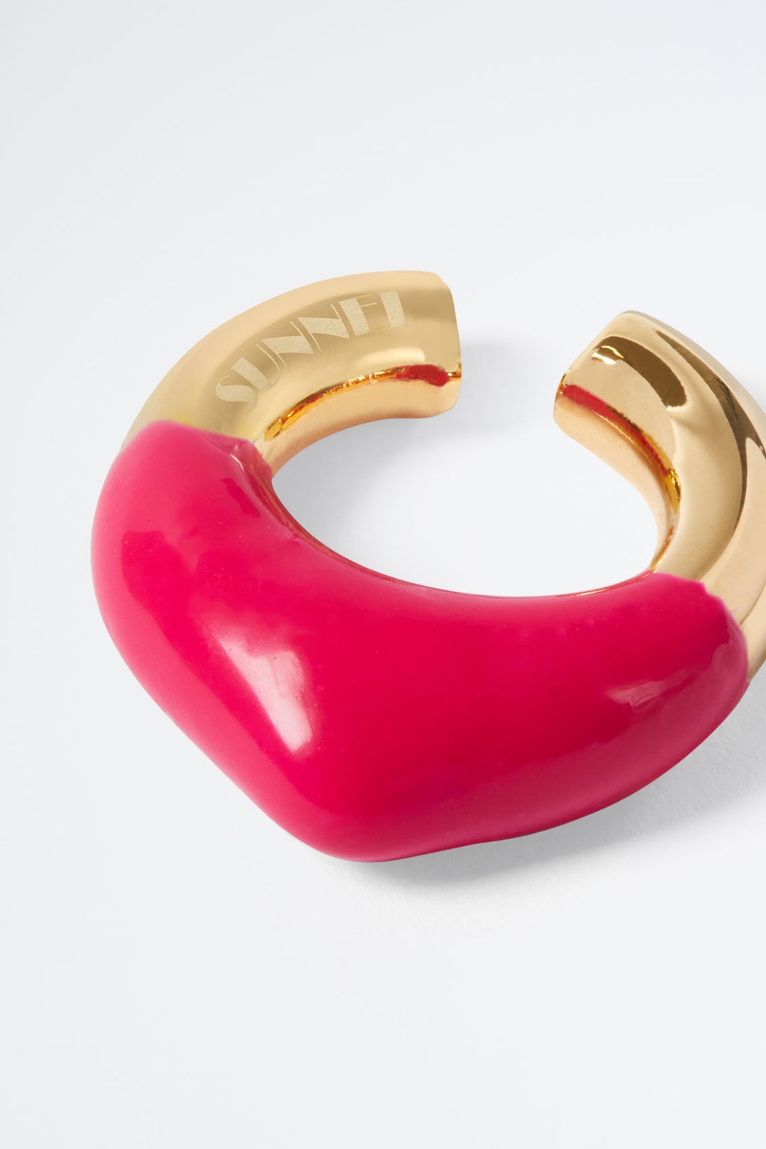MAGENTA RUBBERIZED GOLD EARCUFF - 2