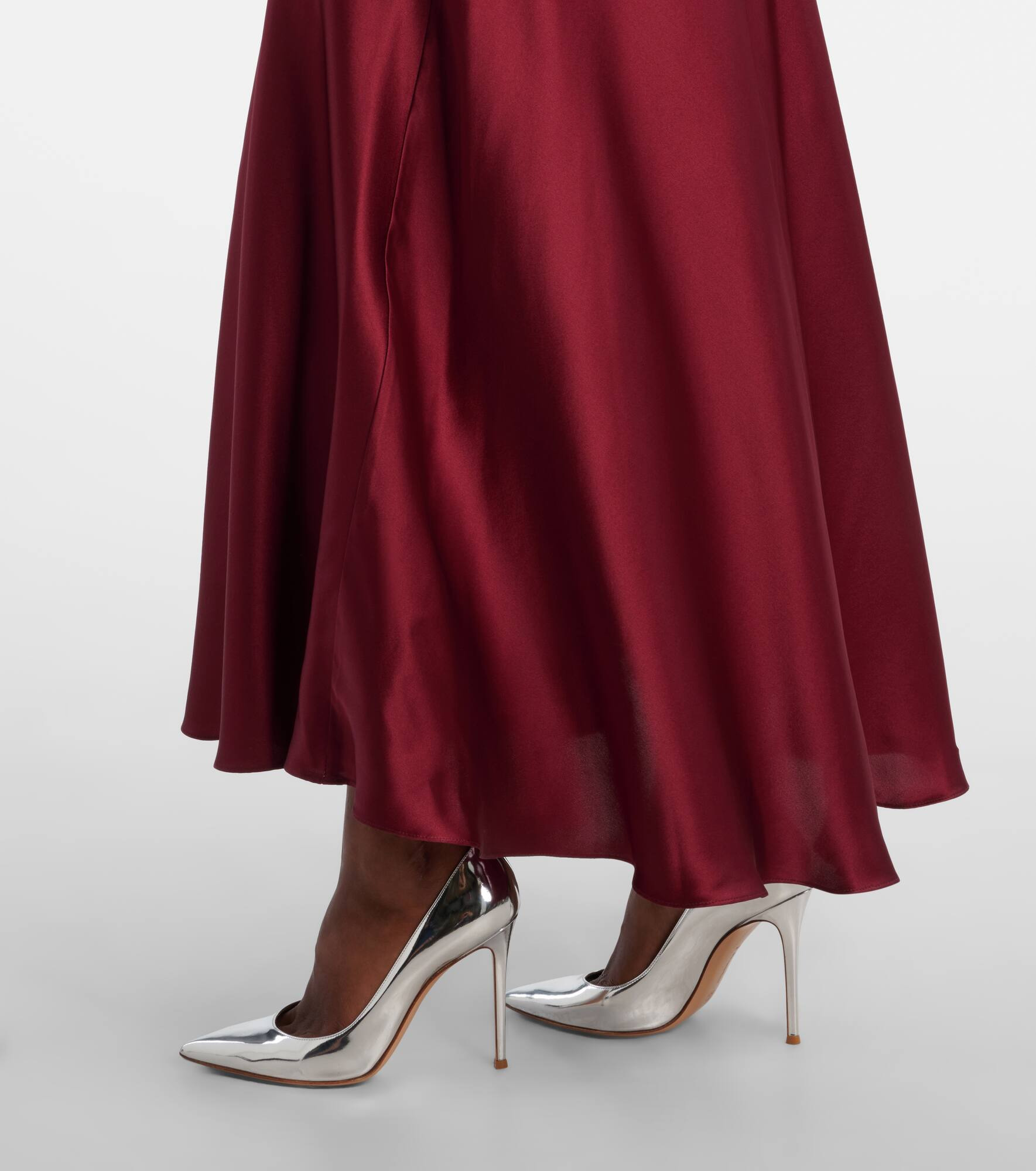Floral-appliqué lace-trimmed silk gown - 5