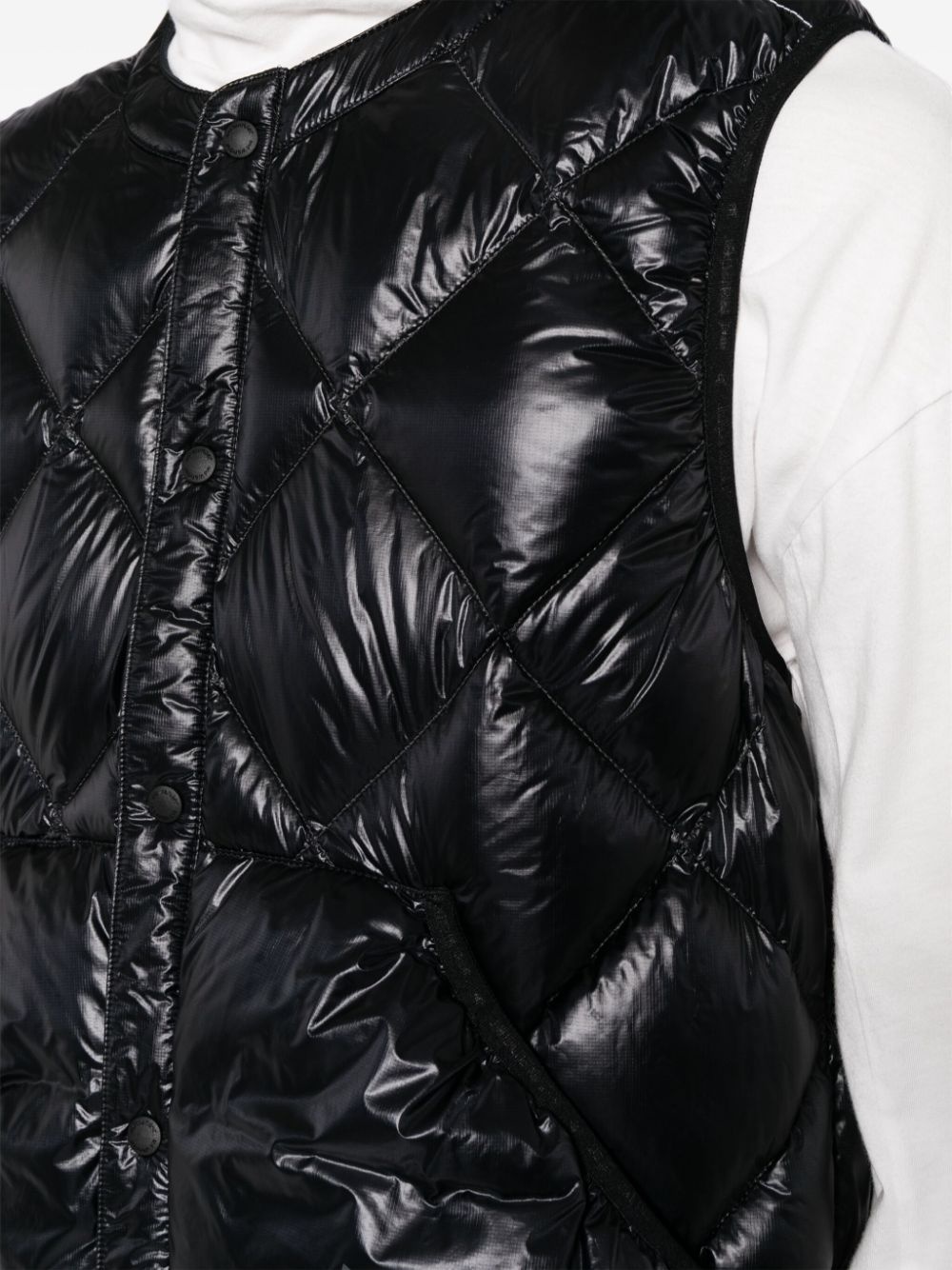 diamond-quilted padded gilet - 10