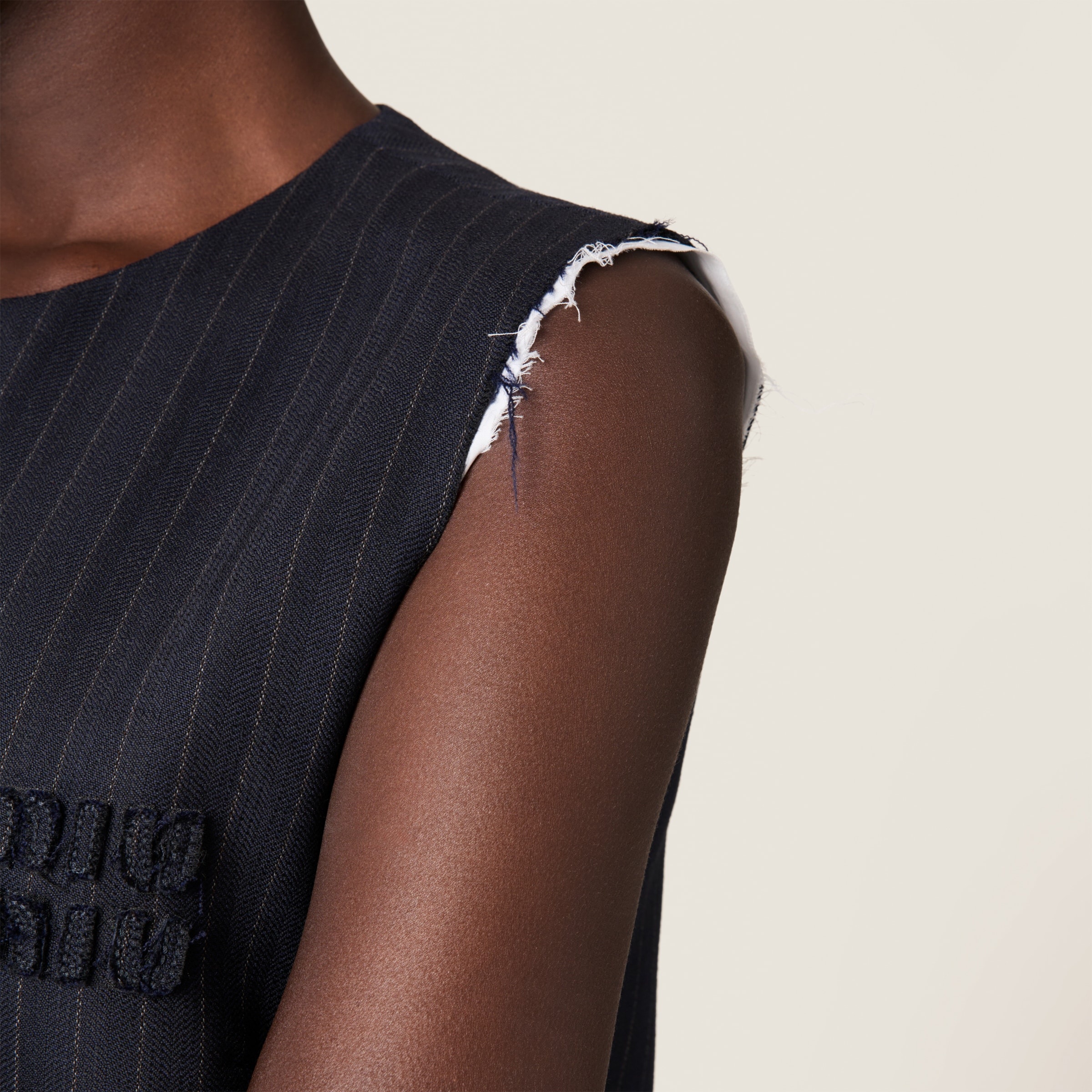 Pinstriped dress - 4