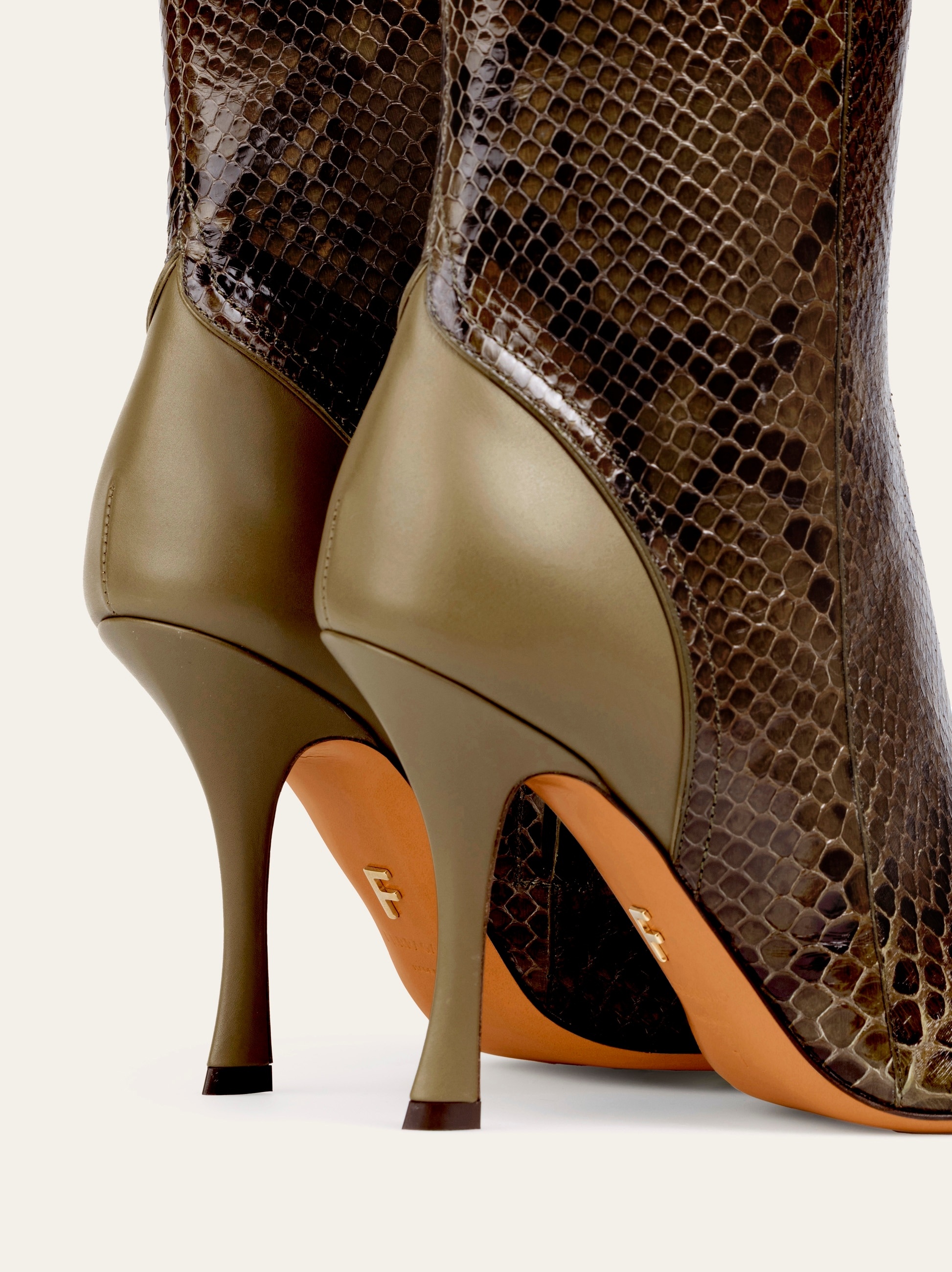 Ankle boot with contrasting inlays - 6