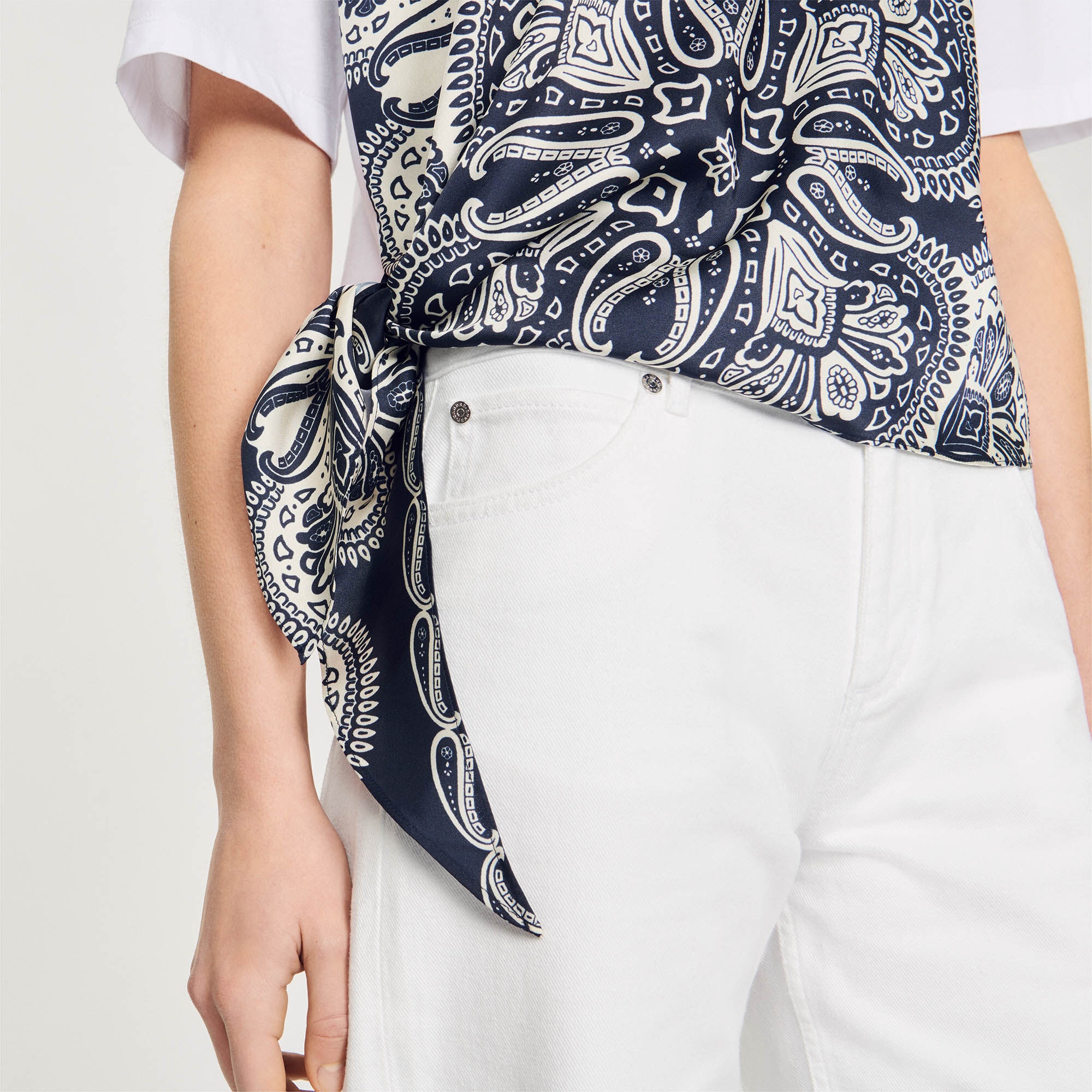 SCARF PRINT T-SHIRT - 4