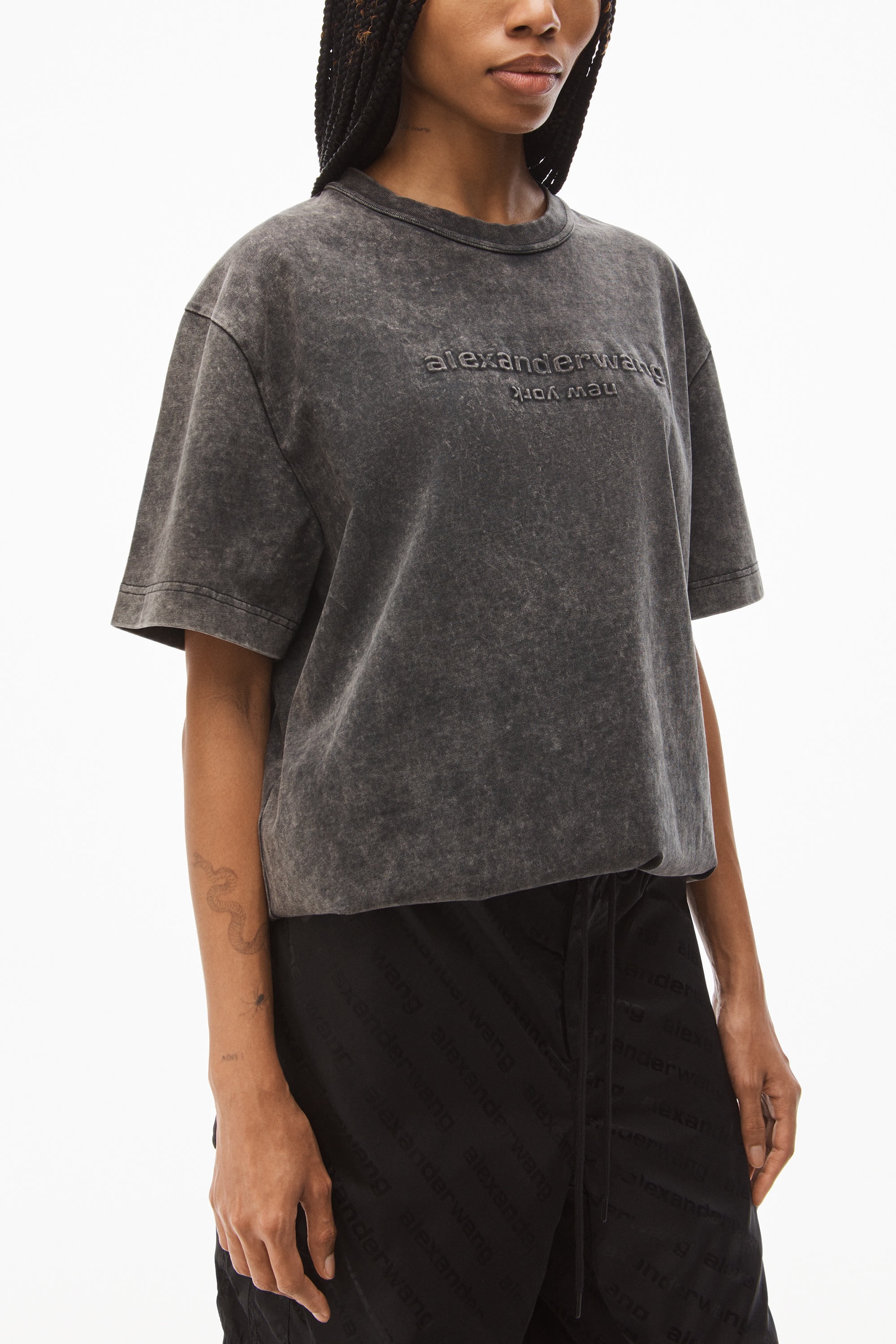 EMBOSSED LOGO TEE IN COMPACT JERSEY - 3