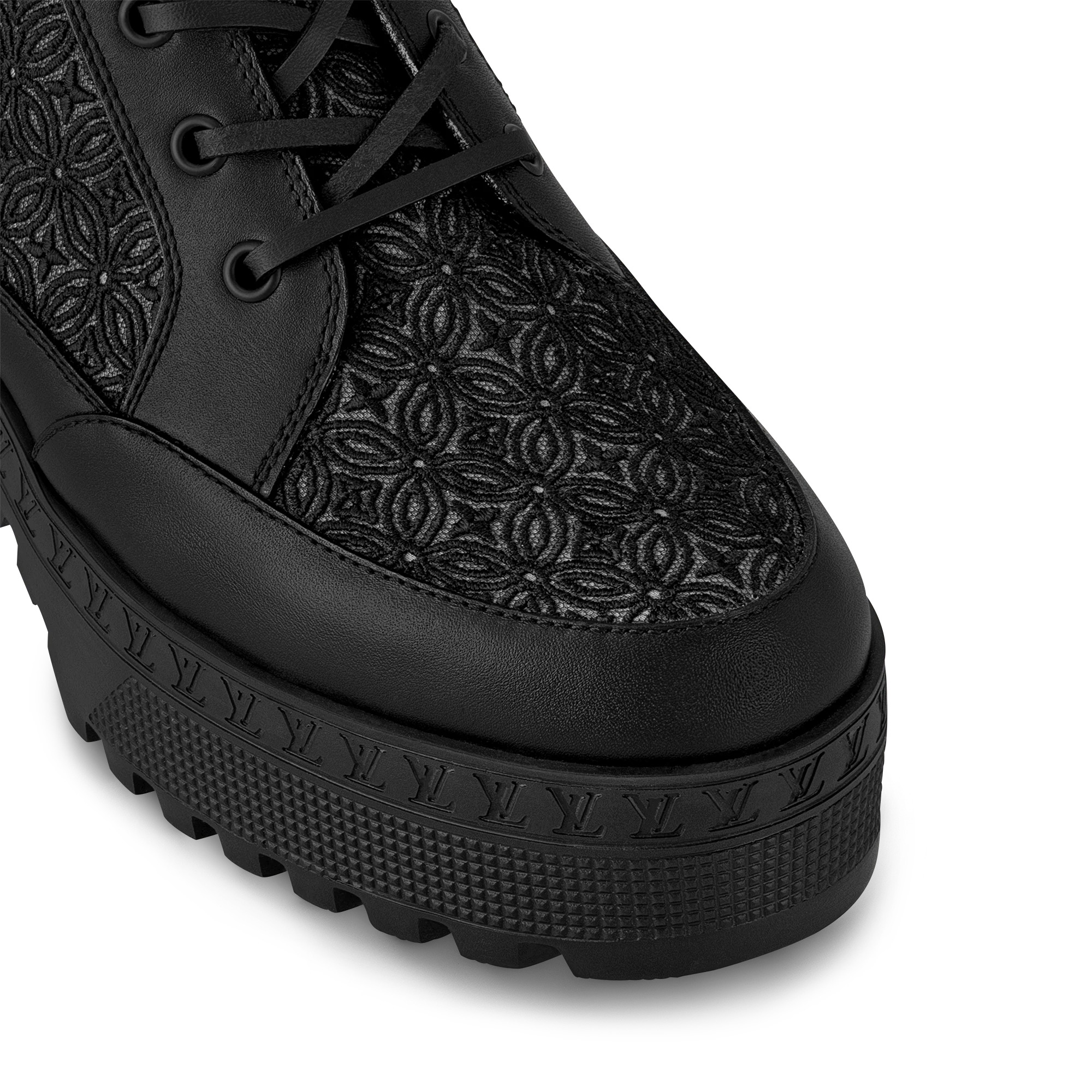 Laureate Platform Desert Boot - 5