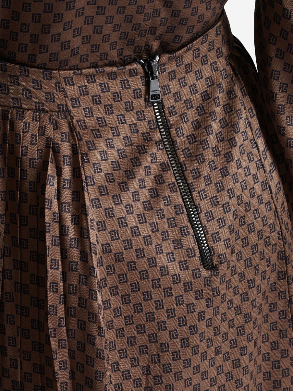 monogram-print pleated midi skirt - 6