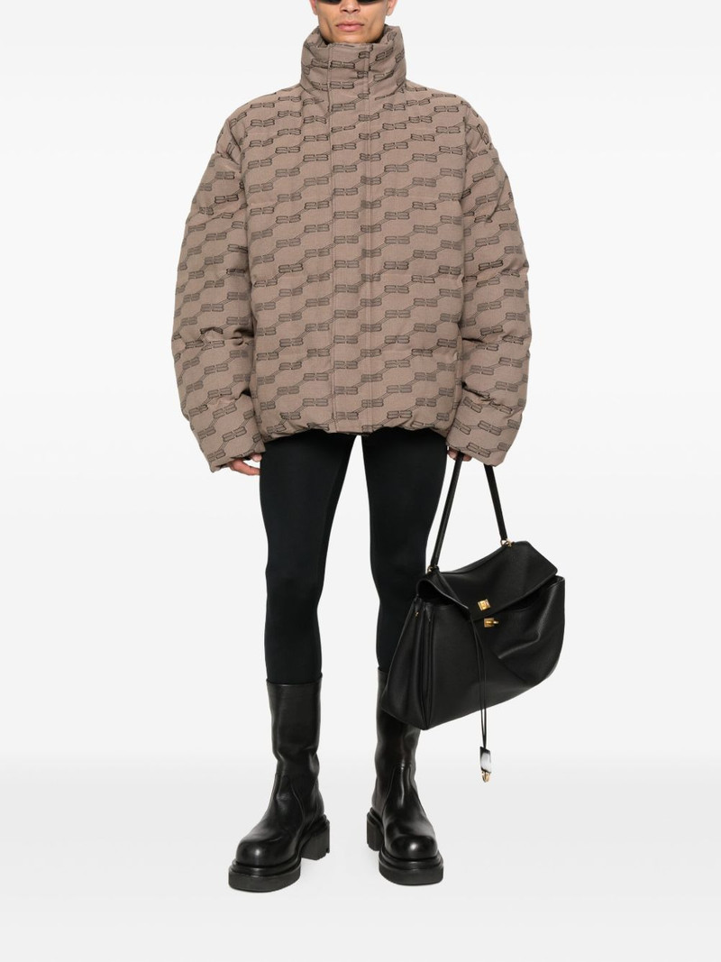 BALENCIAGA logo-pattern quilted  padded jacket outlook