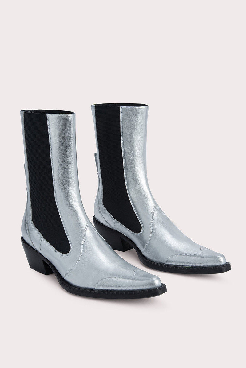 BY FAR OTIS SILVER METALLIC LEATHER outlook
