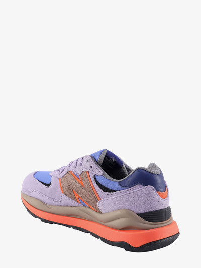 New Balance SNEAKERS outlook