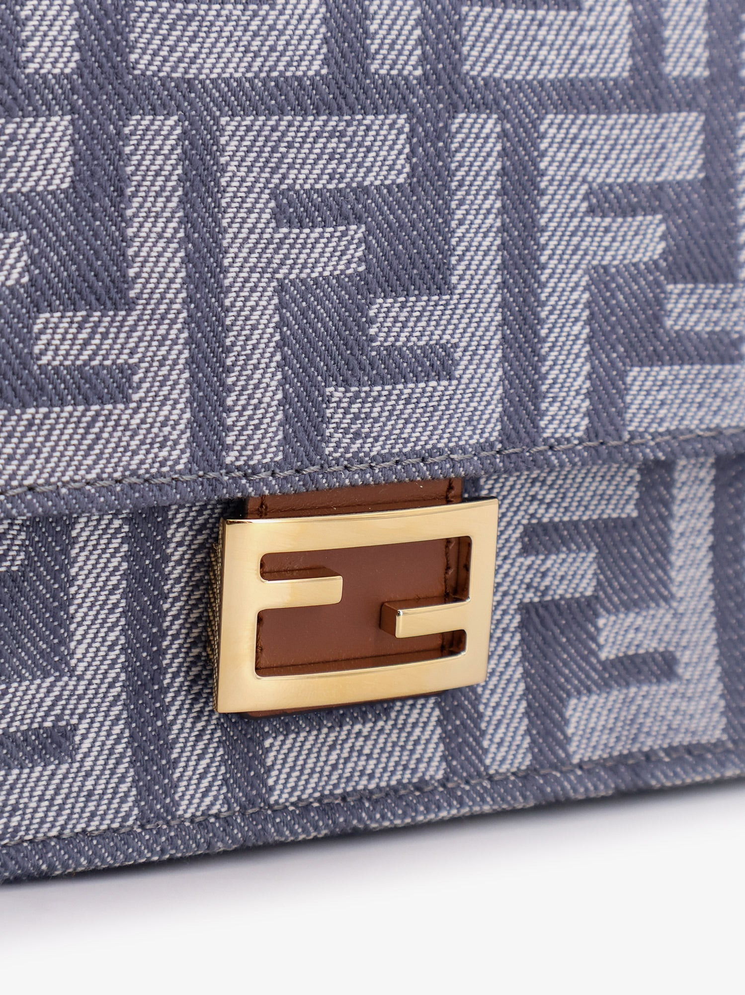 WALLET ON CHAIN BAGUETTE SHOULDER BAG - 5