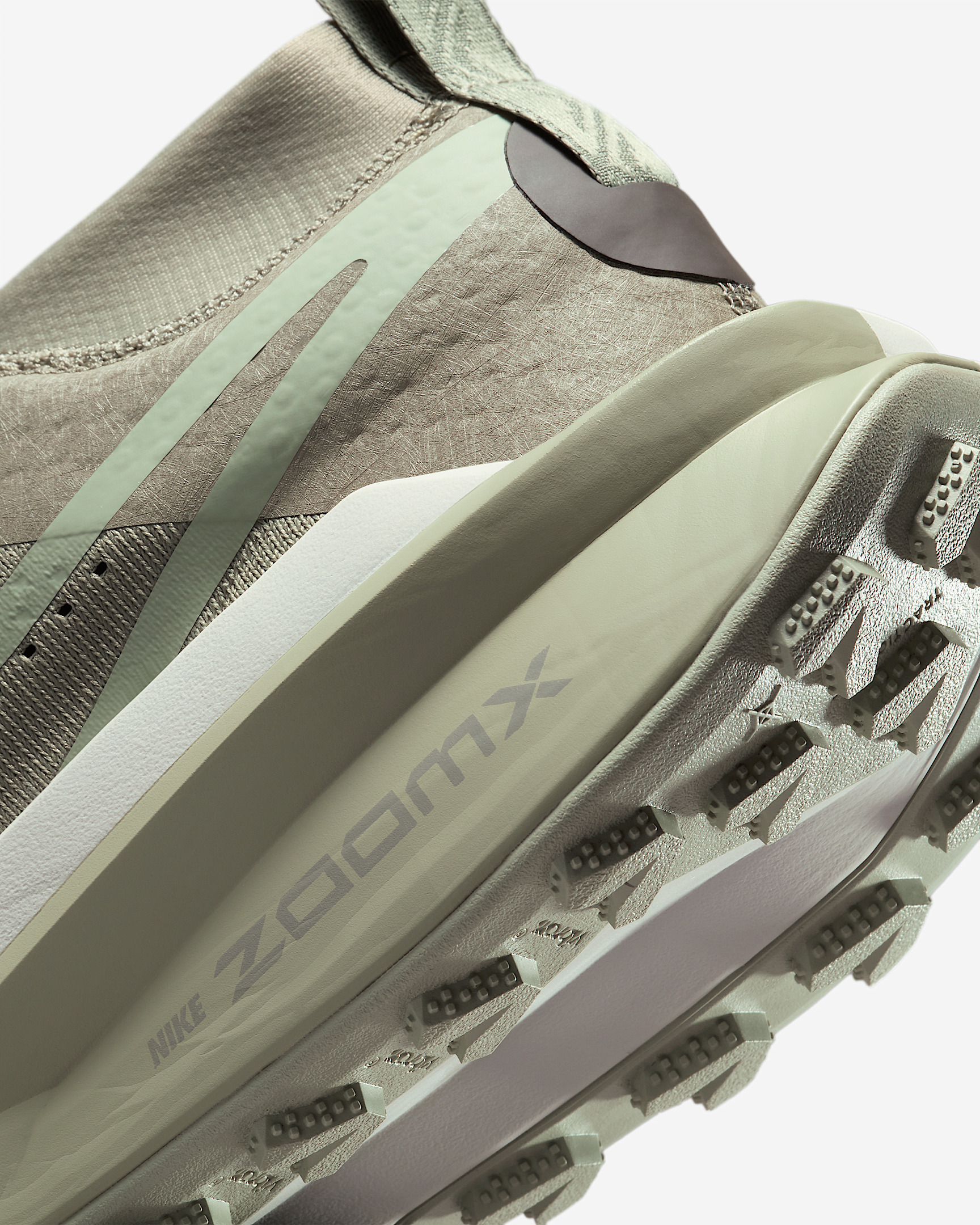 Nike Zegama 2 Men's Trail Running Shoes - 8