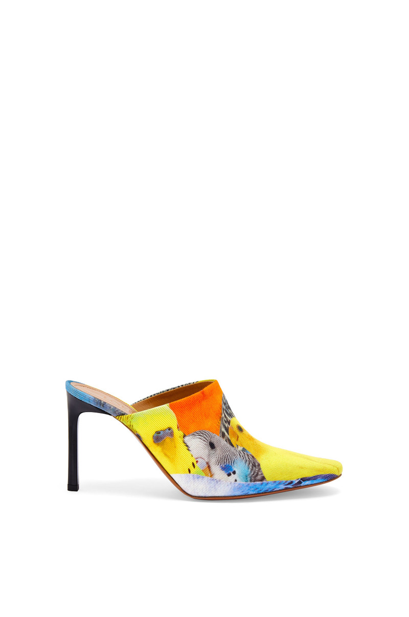 Parrots mule in canvas 1