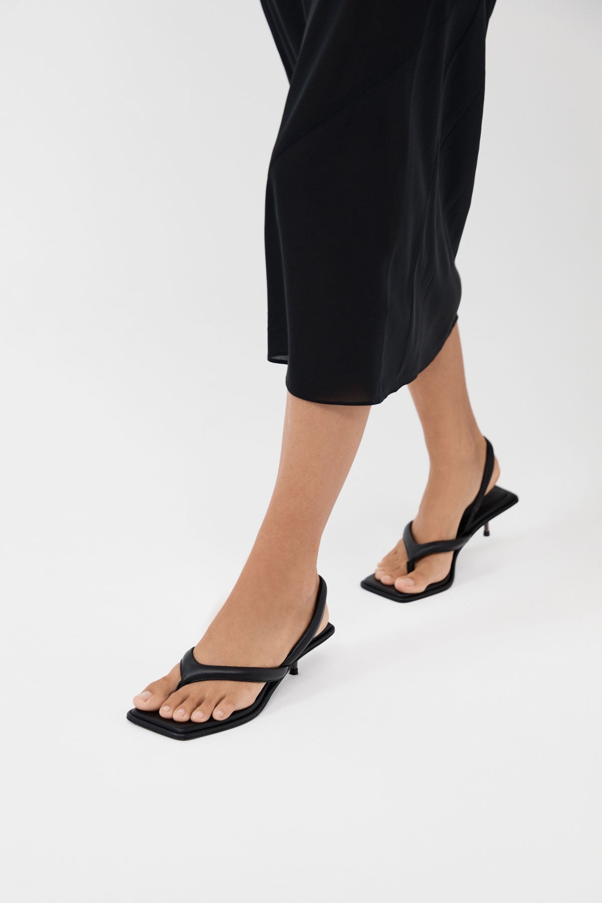 Sling Back Thong Heel - Black - 4