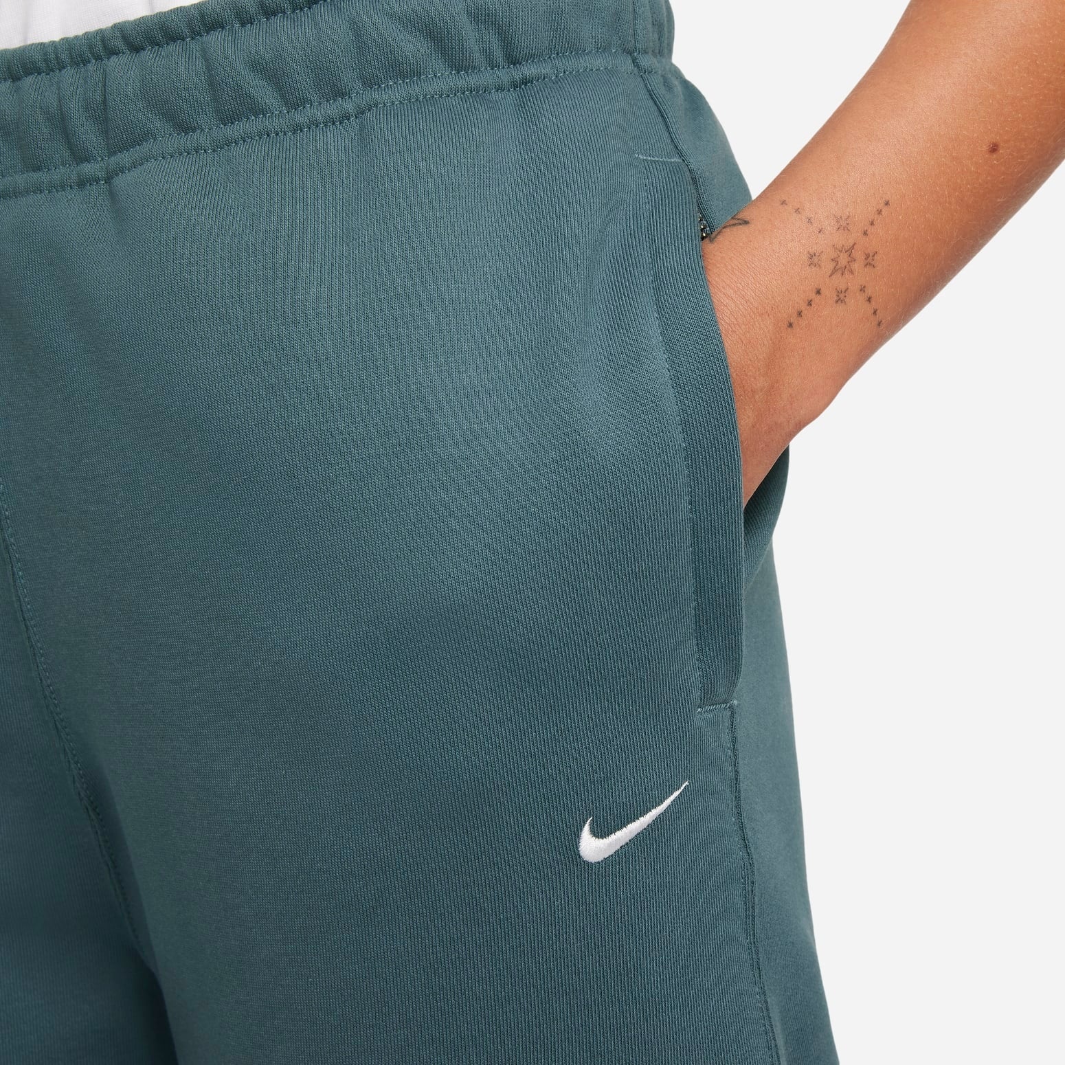 (WMNS) Nike Solo Swoosh Sweatpants 'Green' CW5565-387 - 3