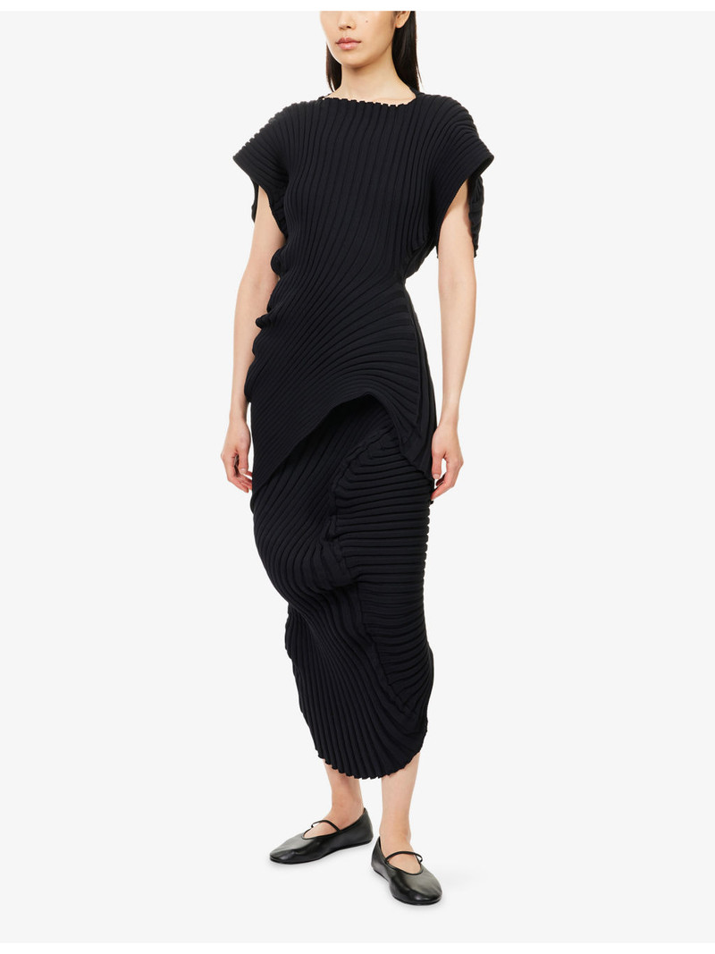 ISSEY MIYAKE Knit As It Is Short-Sleeves Knitted Top outlook