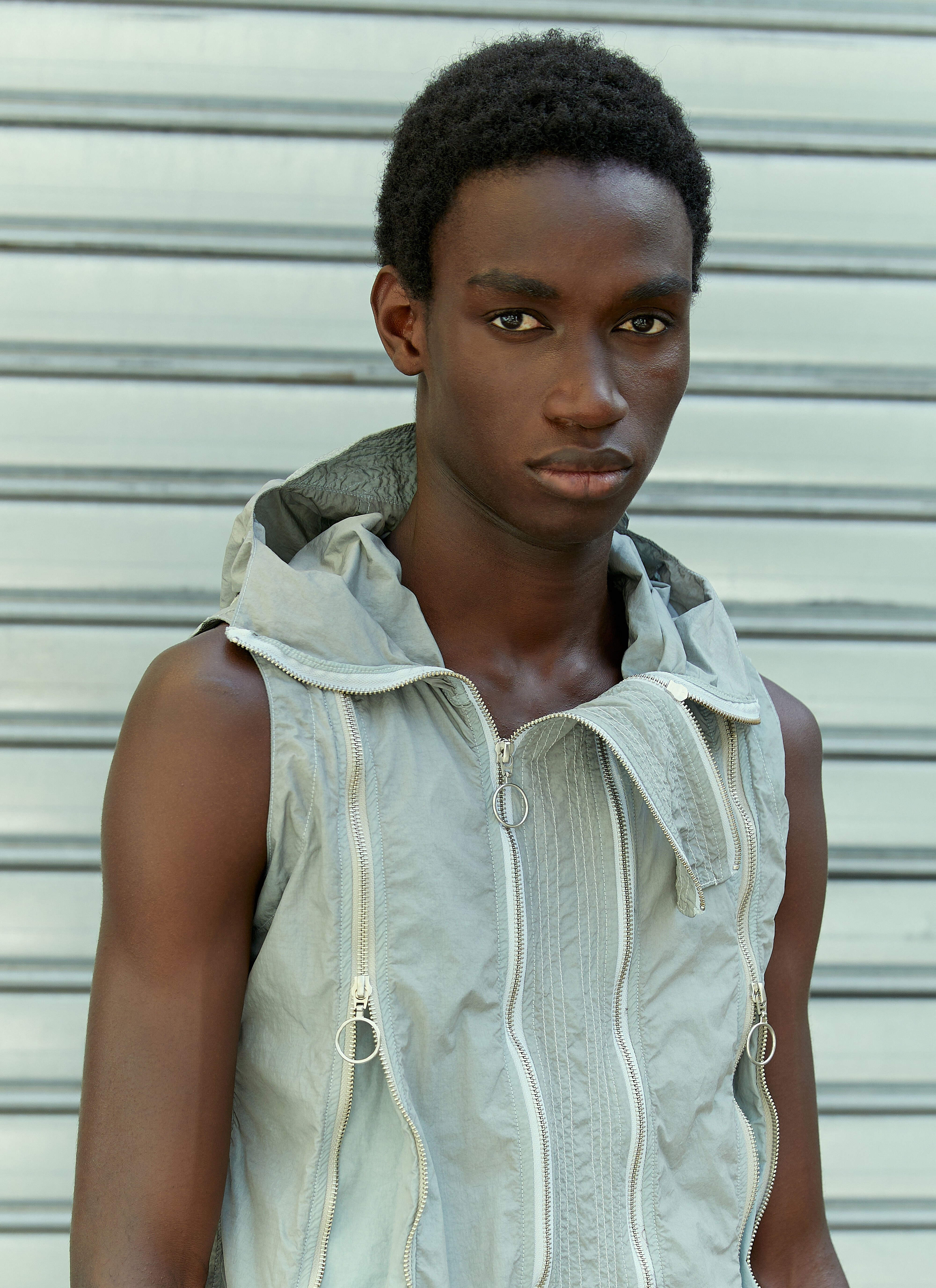 Adjustable Fit Zip Vest - 4