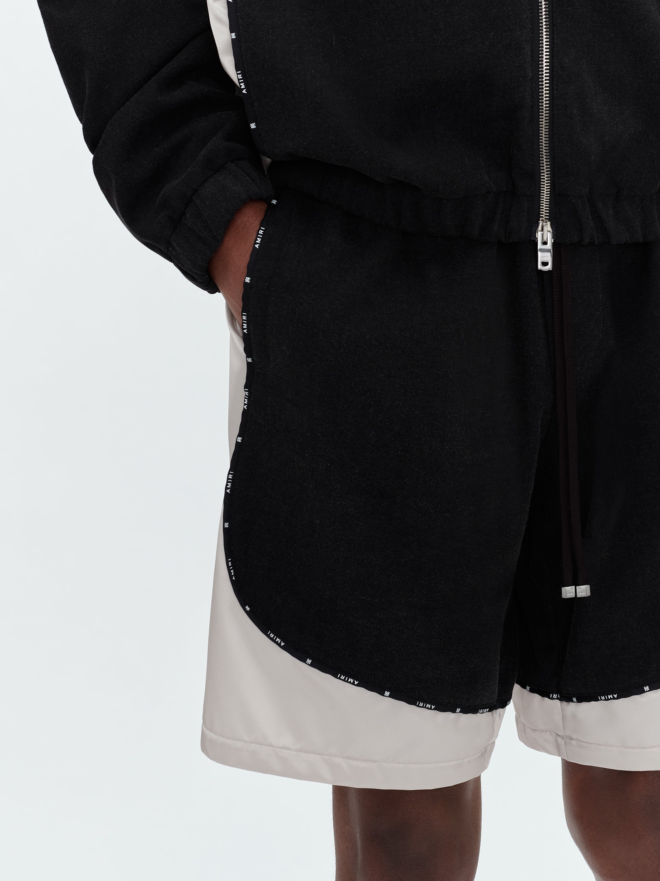 SATIN/DENIM BLOCK SHORT - 5